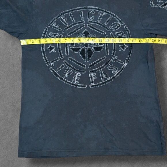 Affliction Live Fast Big Crest 3D Logo Distressed Y2k T-Shirt Men’s Size M - Picture 6 of 7